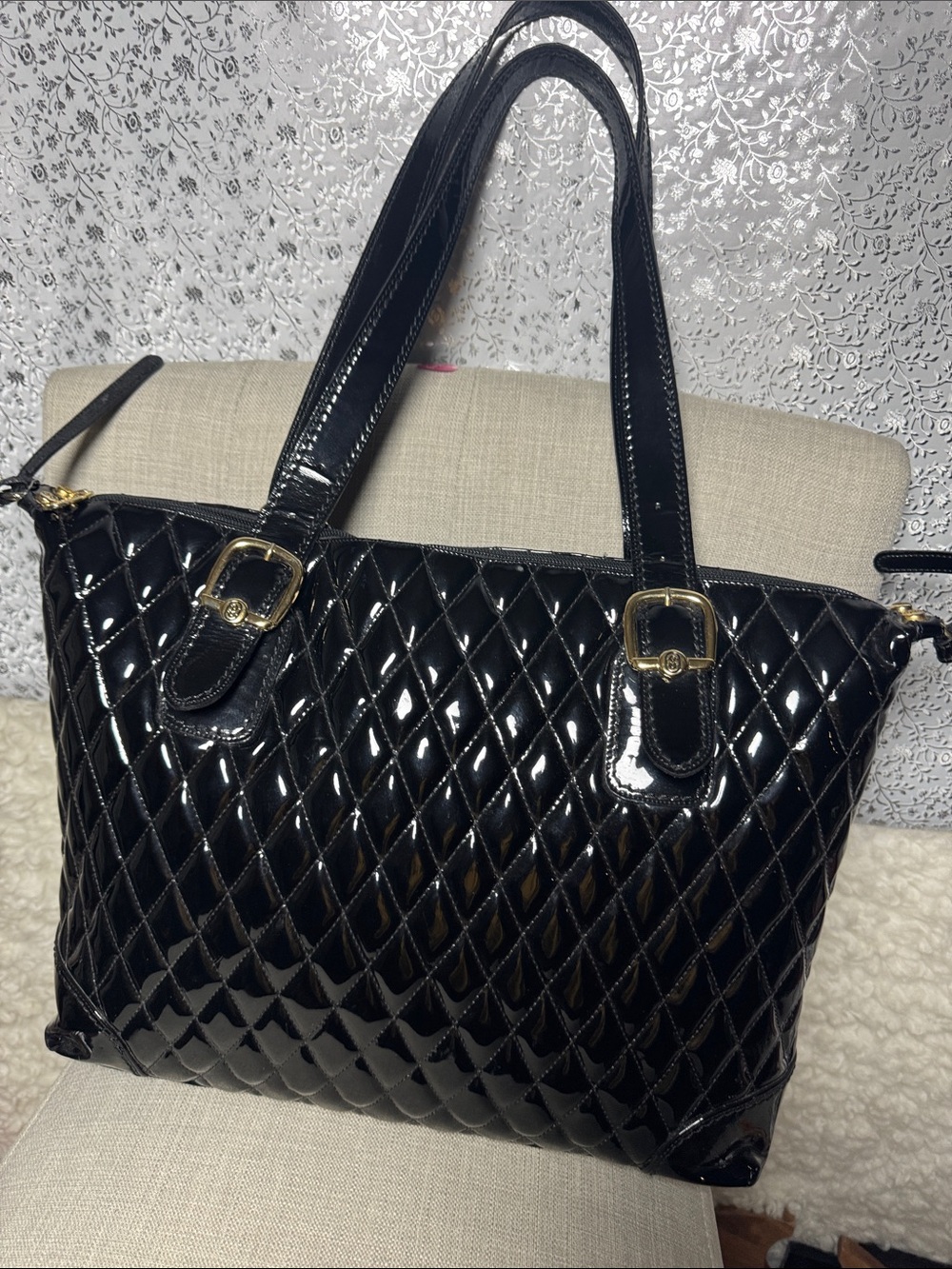 ,Marino Orlandi.Quilted Patent Tote Bag in Black - Classic l